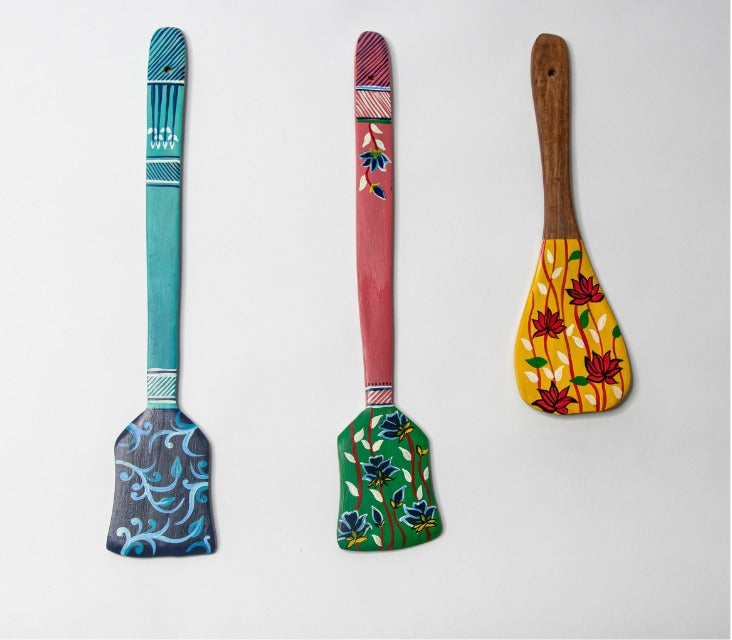 "Vistosa" Hand Painted Wooden Spatula Wall Hangings -Set of 3