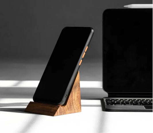 Pramiti Mango Wood Smartphone Holder.