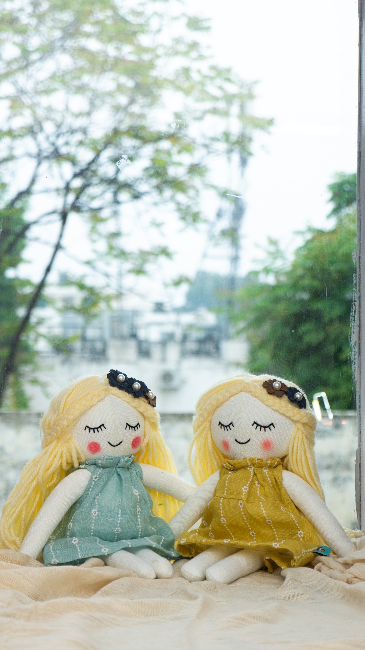 LAYLA - The Doll With Off White Hair