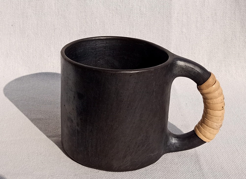 Longpi Black Pottery Beer Mug - Medium