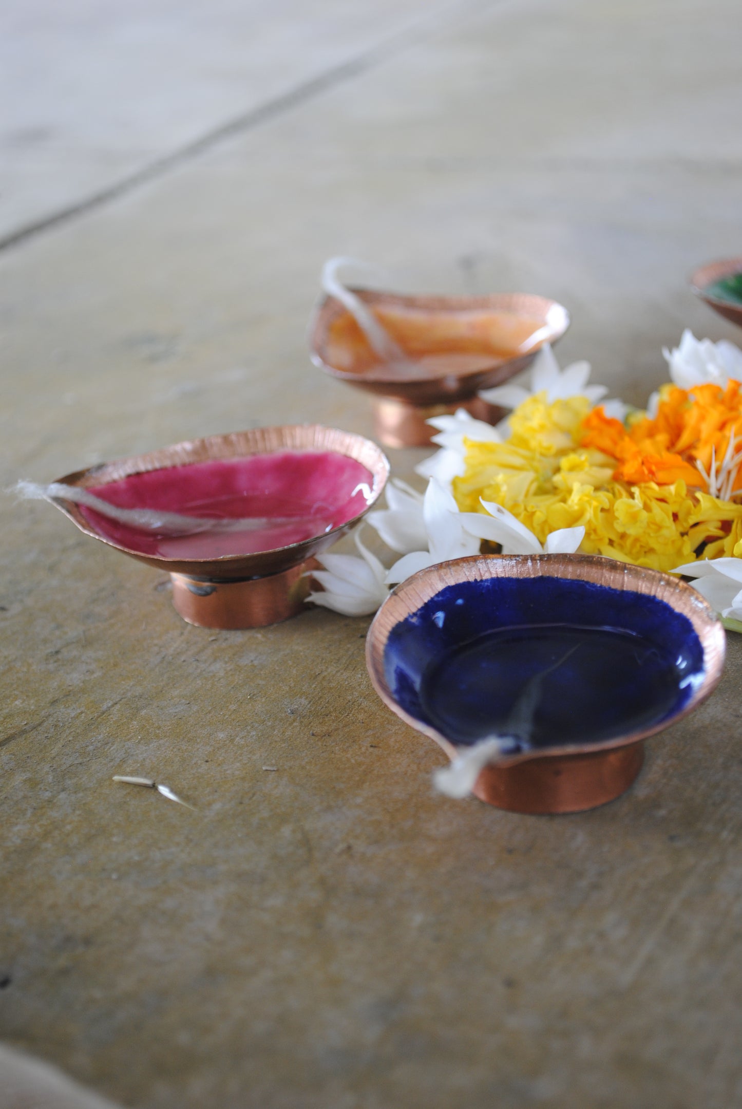 Teardrop Solid Colour Plain Diyas : Set of 6