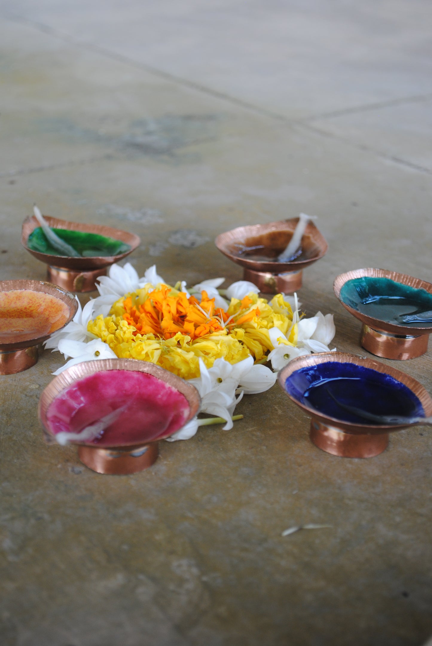 Teardrop Solid Colour Plain Diyas : Set of 6