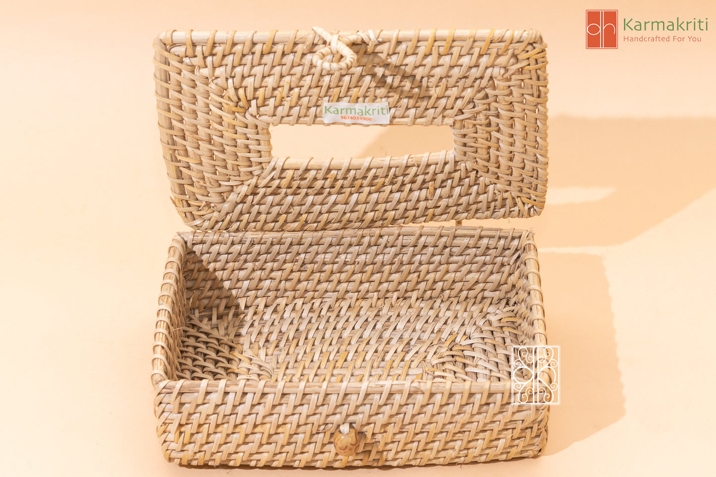 Artisanal Rattan Tissue Box
