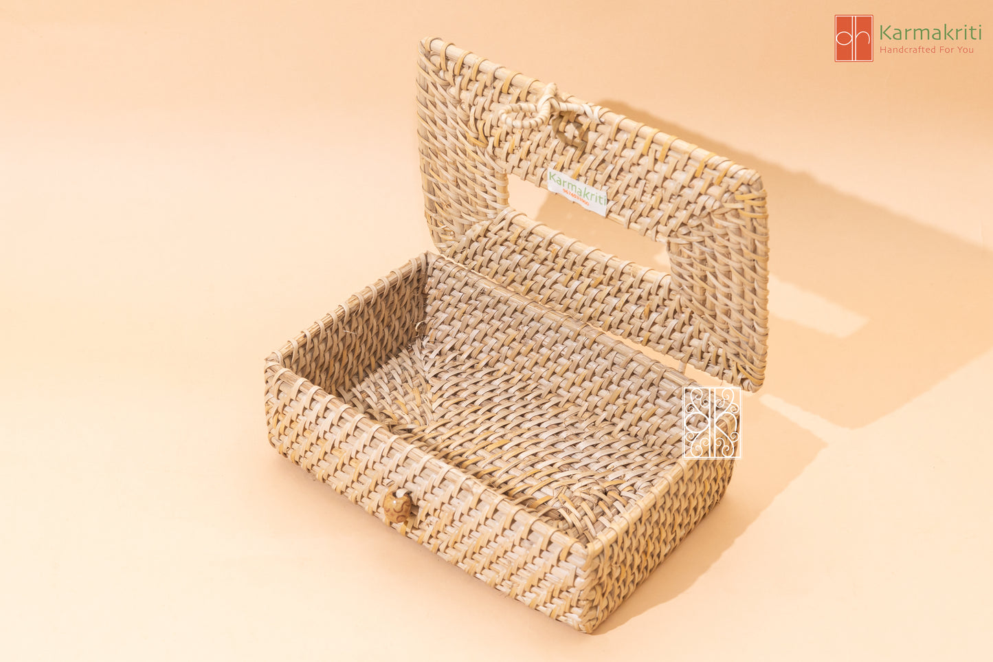 Artisanal Rattan Tissue Box