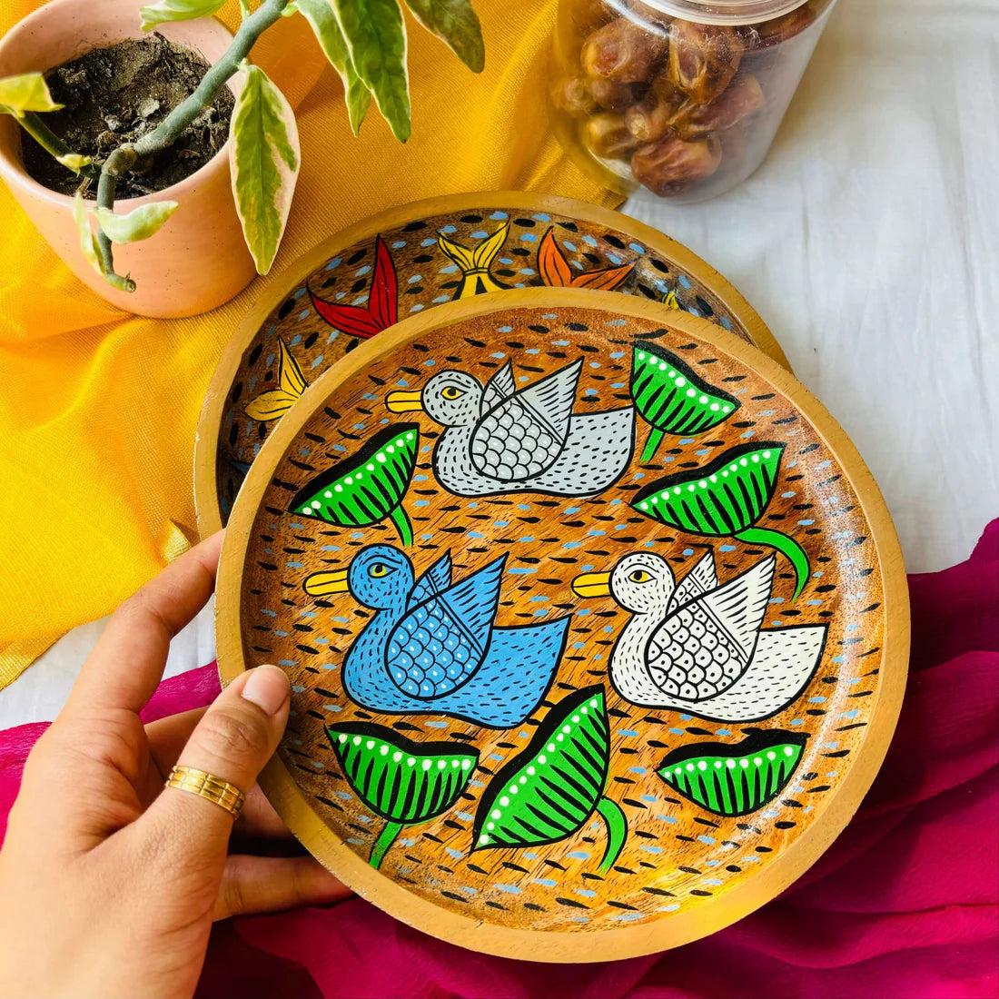 Saras Round Wooden Platter