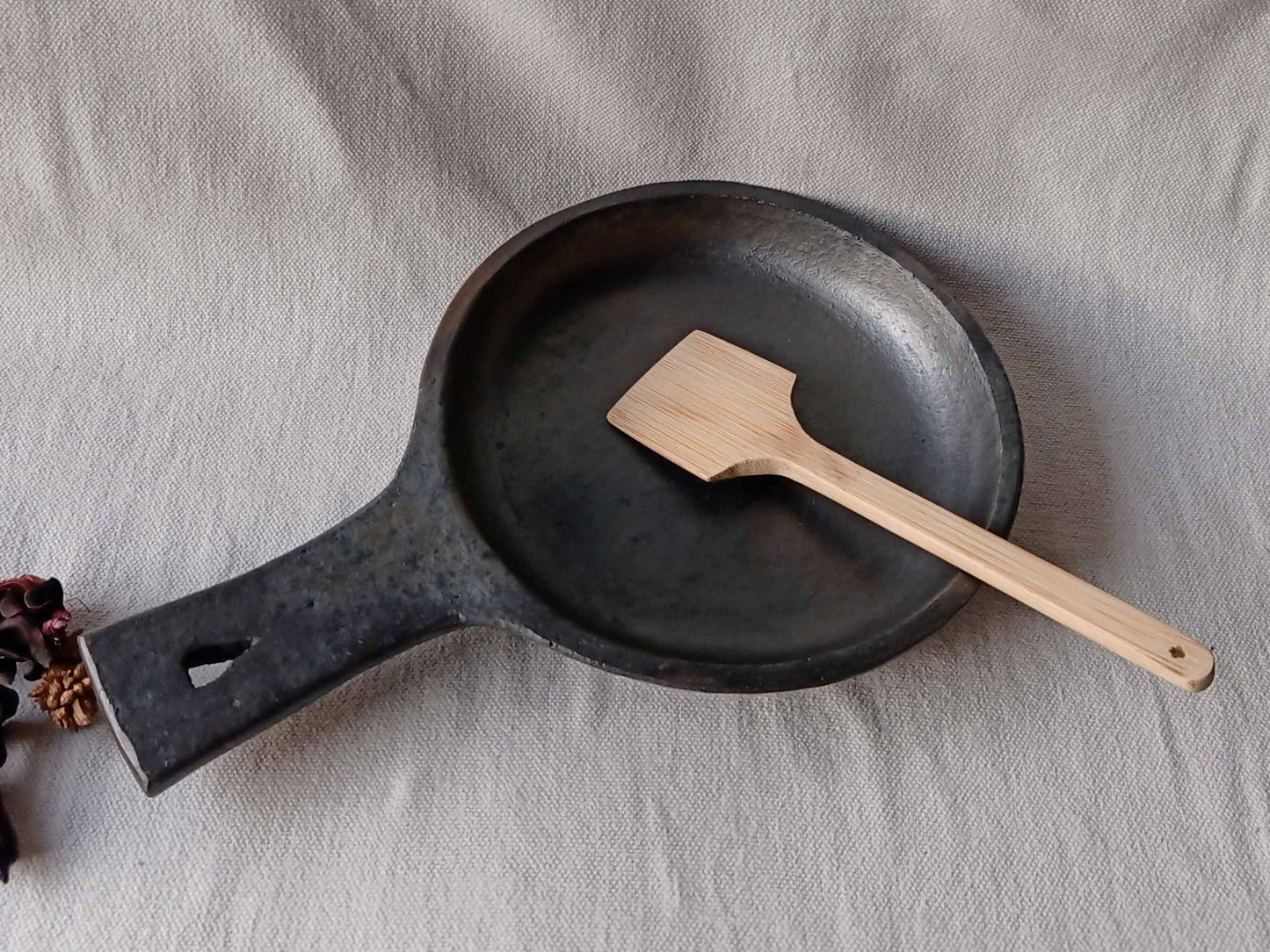 Longpi Black Pottery Skillet Round