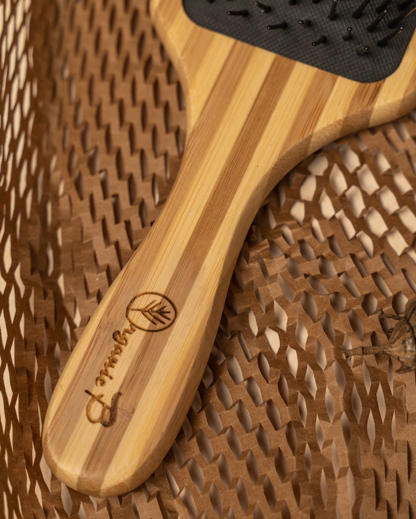Organic B’s Paddle Brush (NYLON DROPLET)