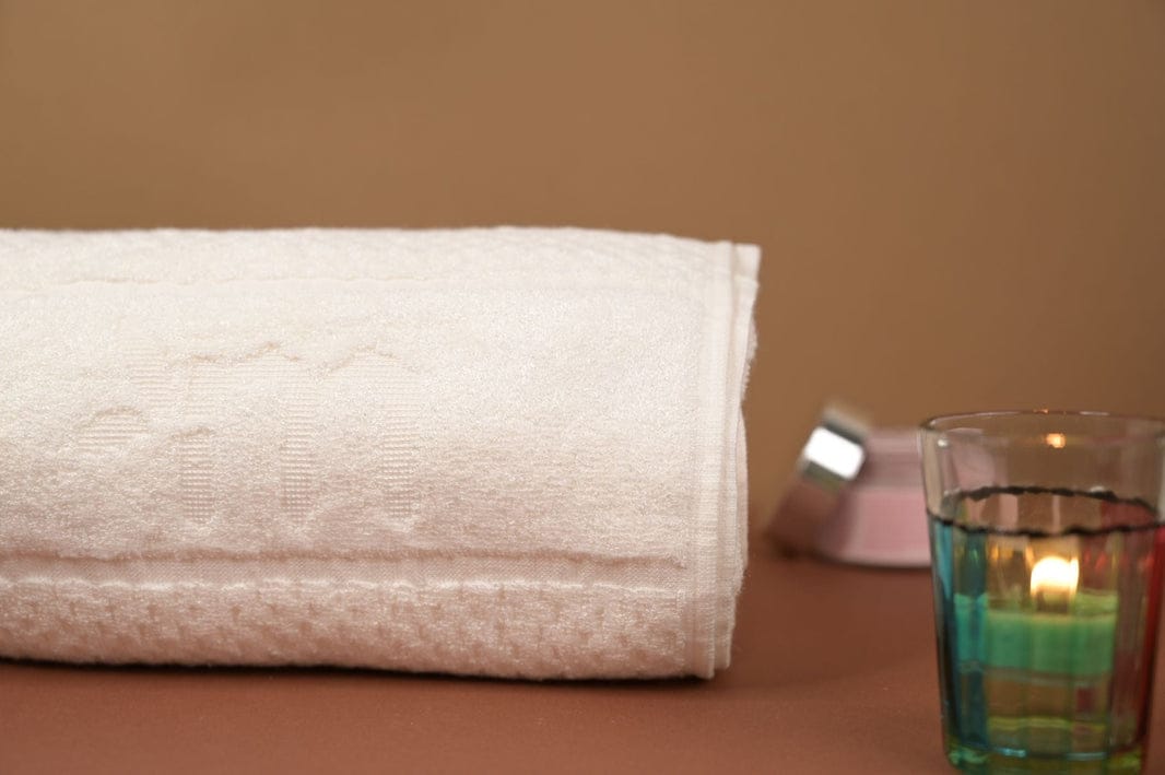 Bamboo Fluffy Bath Set, 1 Bath 560 GSM, 1 Hand and 2 Face Towel Terry 480 GSM - Almost White